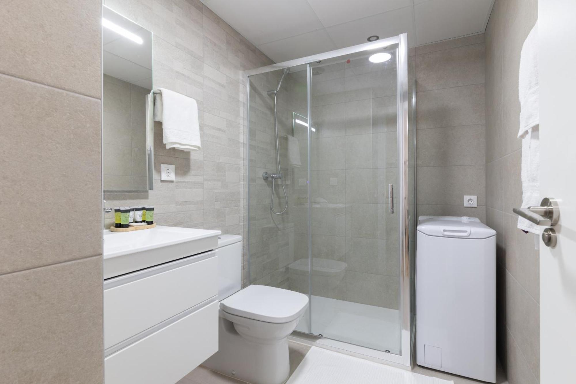 Dormforyou Arena Standard Валенсия Экстерьер фото